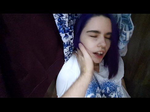 ❤️ Nire ahizpa armairuan aurkitu eta lagundu zion esperma ❤️ Porno fb gurean eu.allo-sex.ru ❌️❤